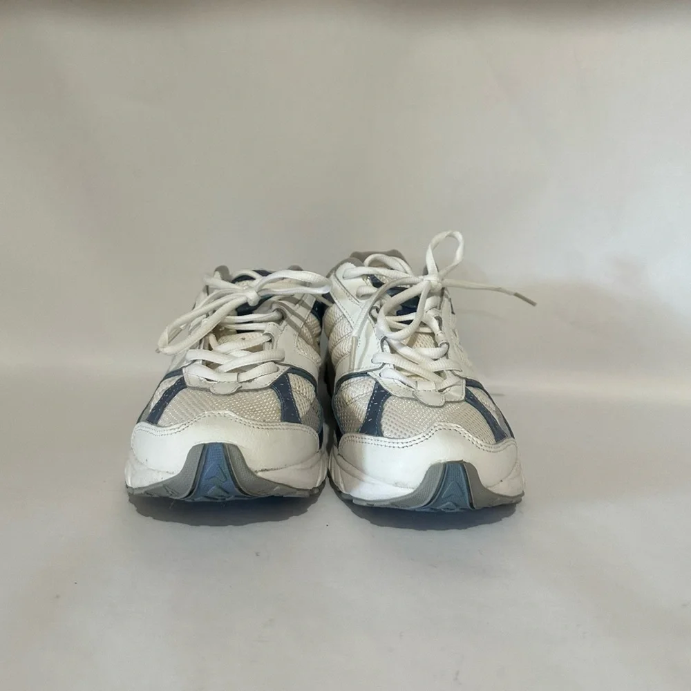 Avia White and Blue Sneakers Retro Comfort